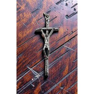 Vintage Made in Italy Silver Tone Christ Crucifixion Necklace Pendant